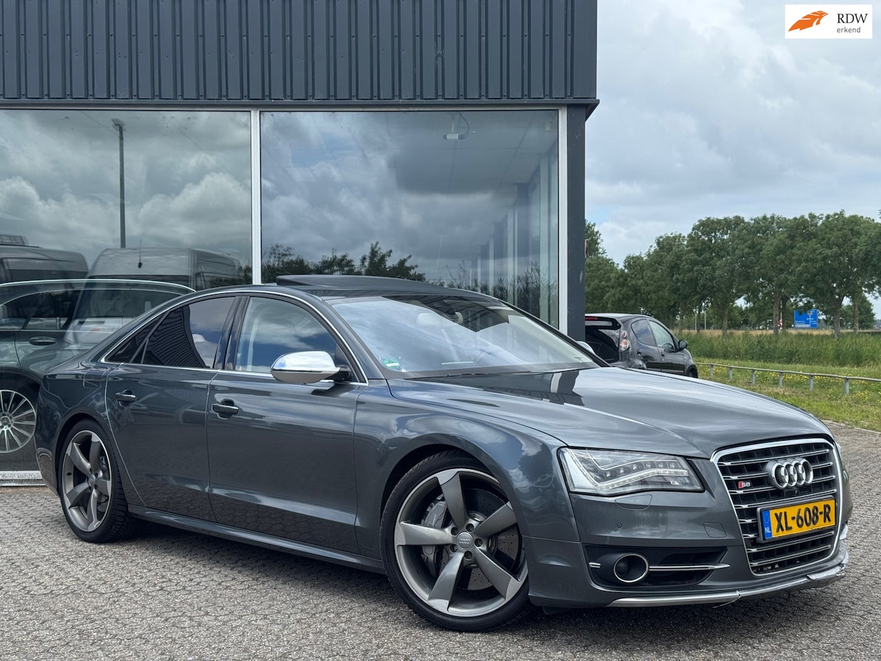 Audi A8 - 4.0 TFSI S8 quattro Pro Line+ PANO/KERAMISCH/NETTE STAAT - AutoWereld.nl