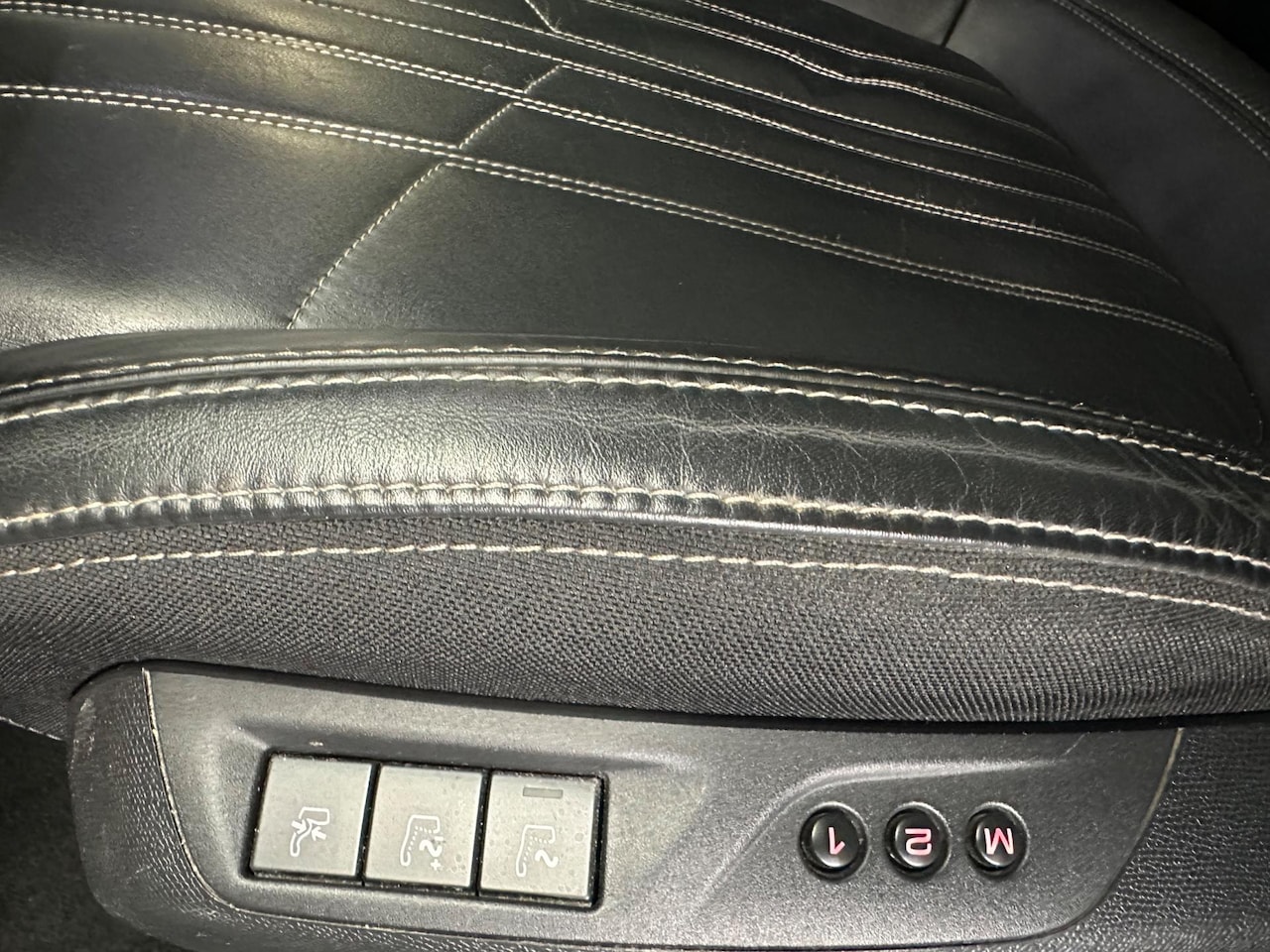 Peugeot 308 SW - 1.2 e-THP Allure | Camera | Pano | Leder | Memory | Navi | - AutoWereld.nl