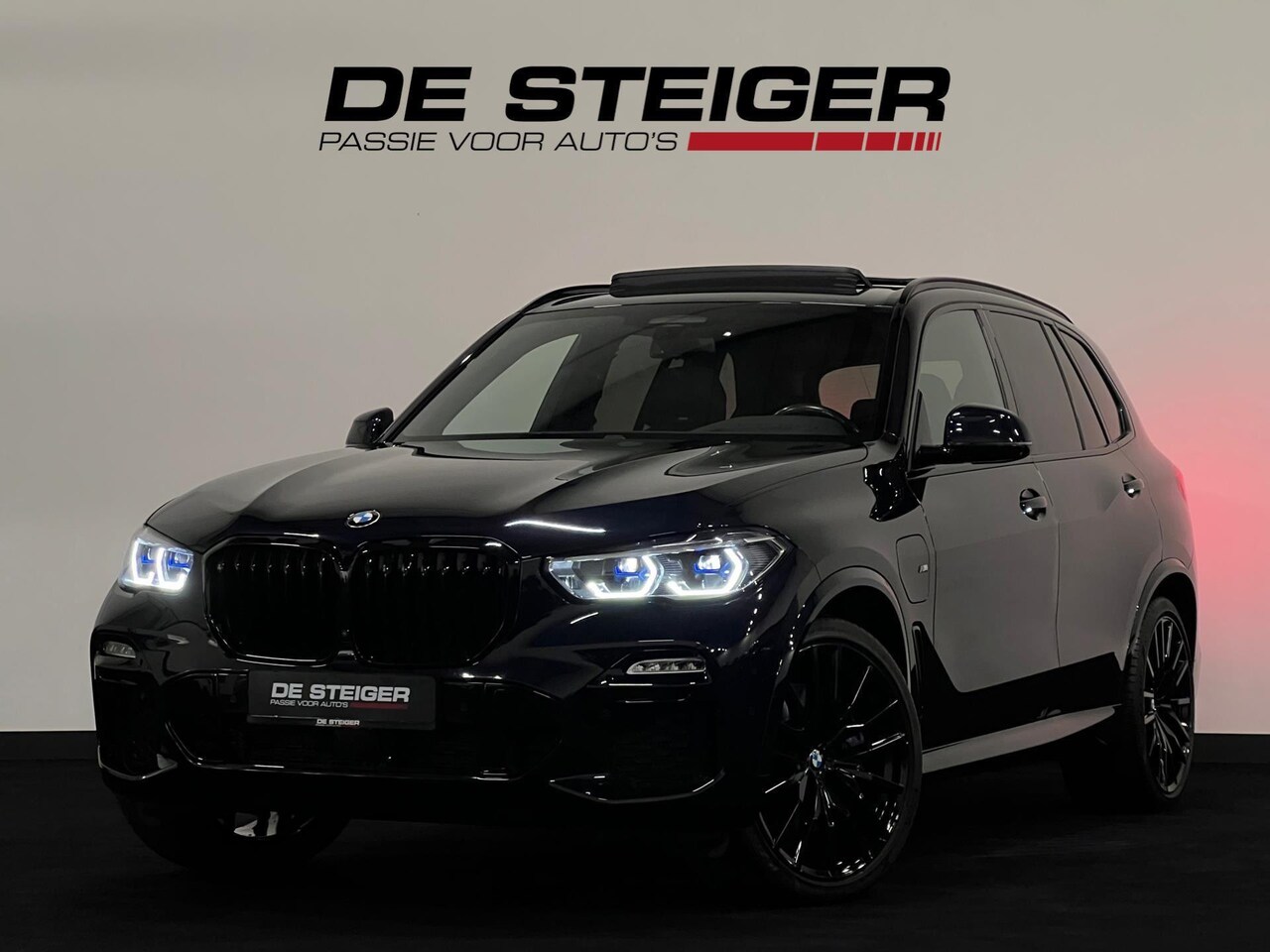BMW X5 - XDrive 45e High Executive M Sport Pano Skylounge Crystal - AutoWereld.nl