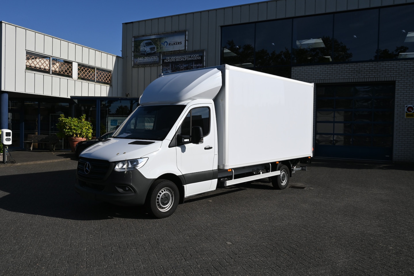 Mercedes-Benz Sprinter - 319 CDI L3 RWD Geveerde stoel, Cruise controle Laadbak met laadklep, zijdeur - AutoWereld.nl