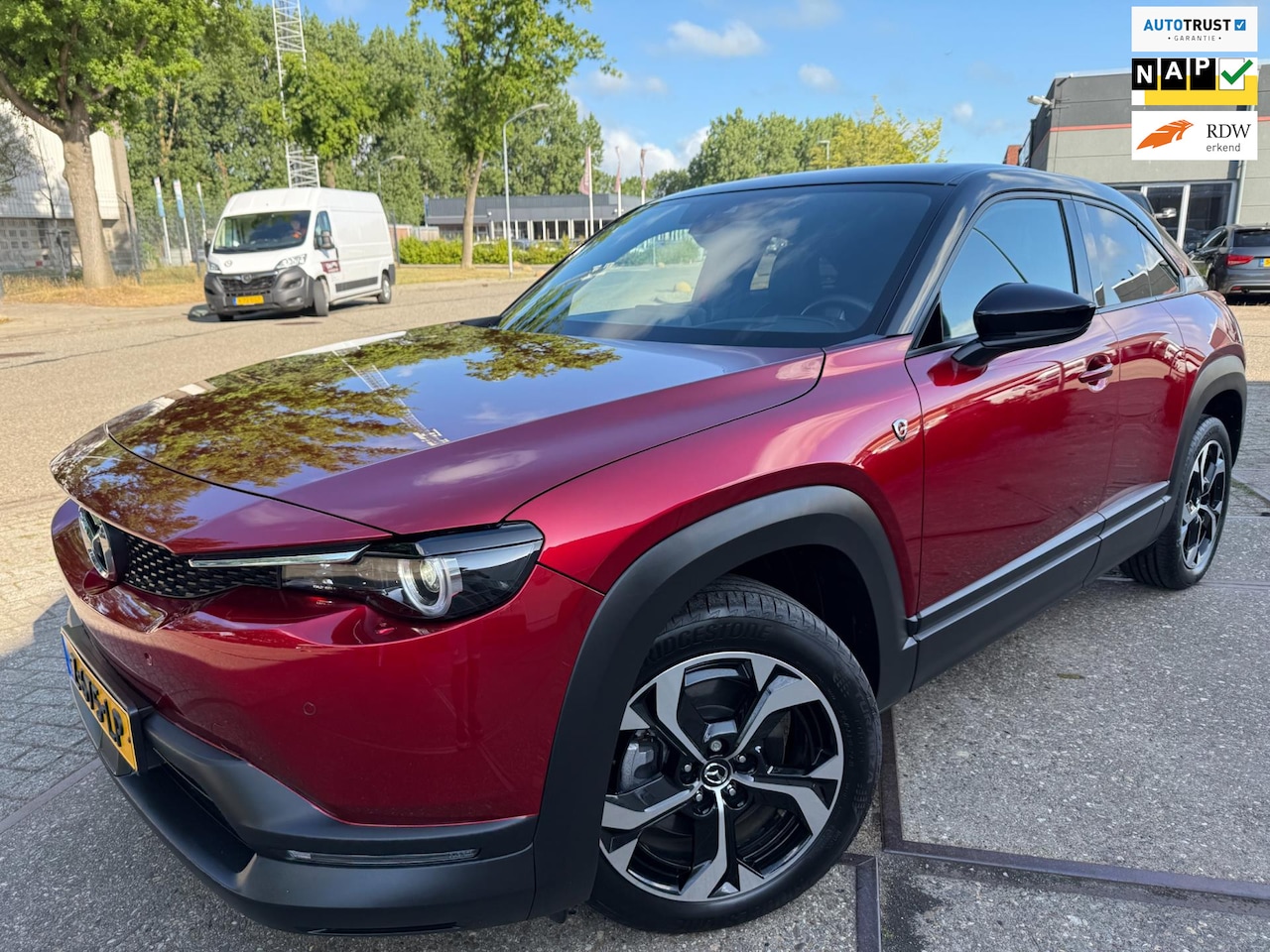 Mazda MX-30 - E-SkyActiv R-EV 170 MAKOTO 2024 ROTARY ENGINE HYBRIDE LUXURY - AutoWereld.nl