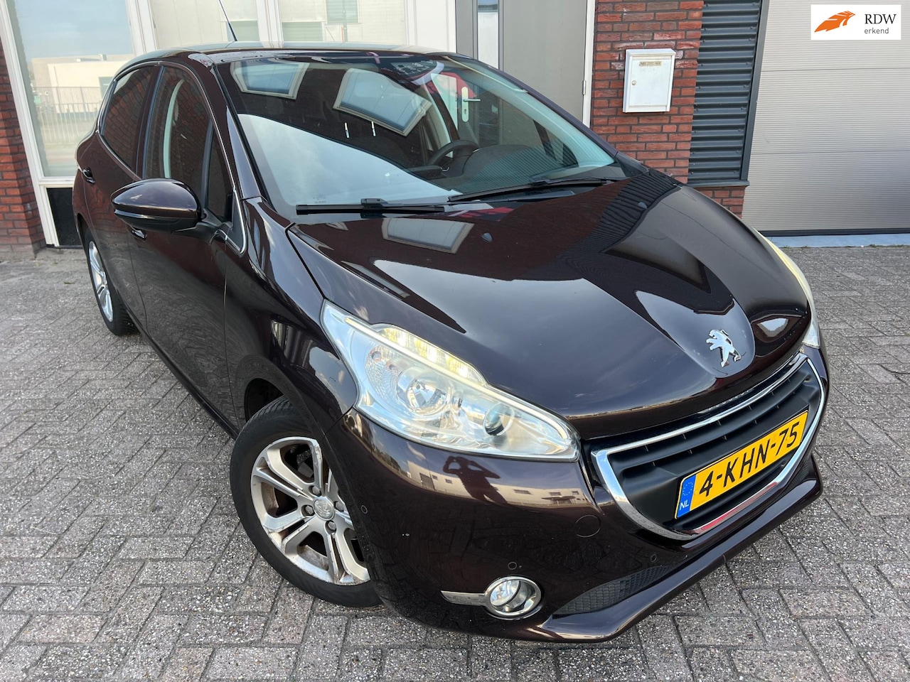 Peugeot 208 - 1.6 VTi Allure / Navi / PDC / Clima / Park Assist / Cruise - AutoWereld.nl