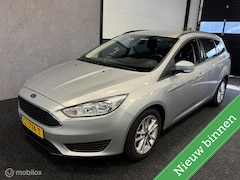 Ford Focus Wagon - 1.0 Trend Edition NAVI / AIRCO / CRUISE / PDC