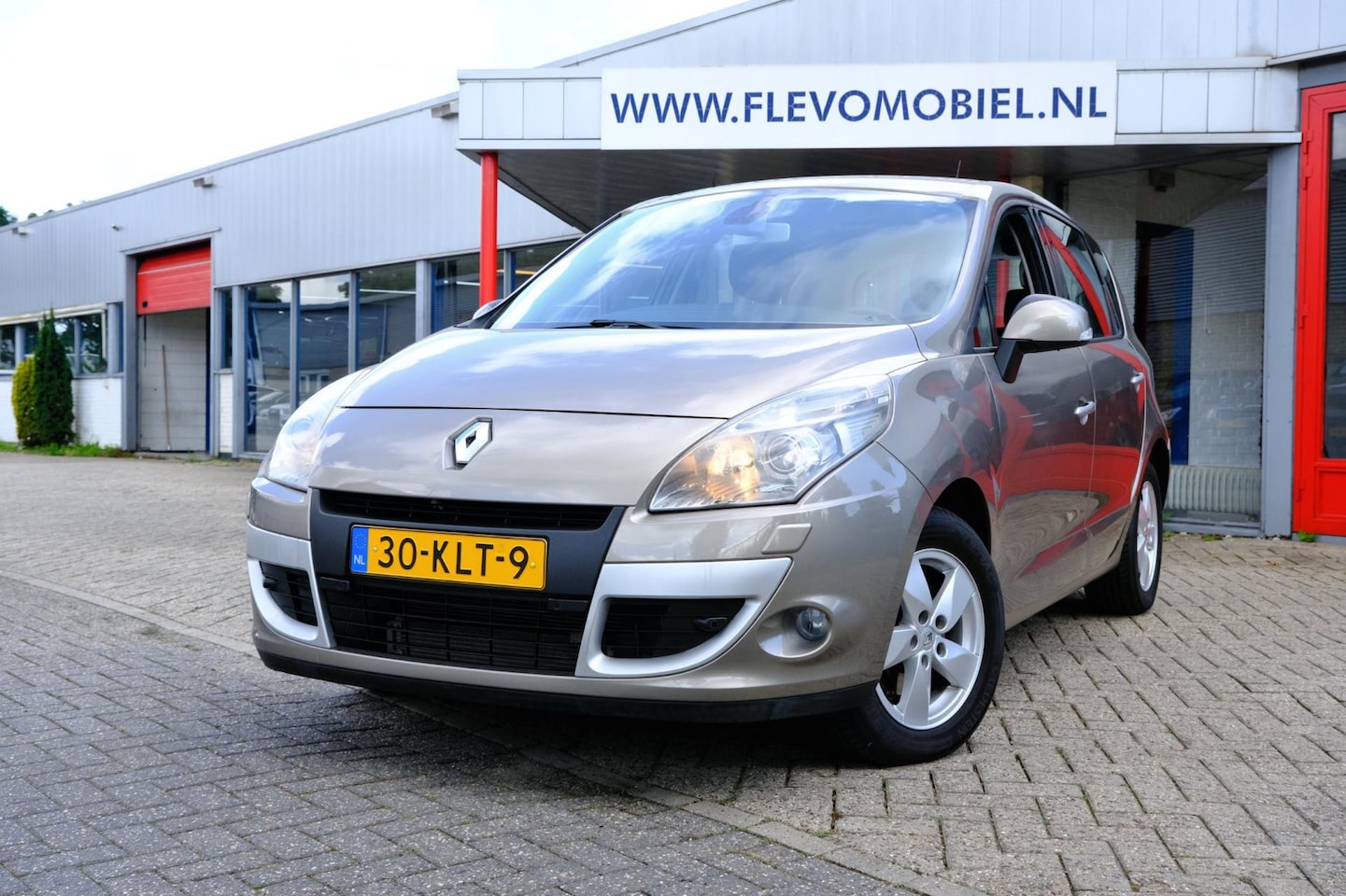 Renault Scénic - 2.0 Dynamique Aut. *37.760km!* Xenon|1e Eig|Clima|Cruise|LMV - AutoWereld.nl
