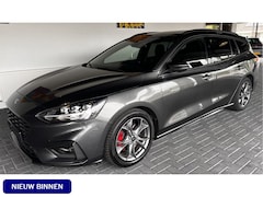 Ford Focus - 1.0 EcoBoost Hybrid ST Line Winterpakket / Led Pakket / Cruise Control / Pano Dak