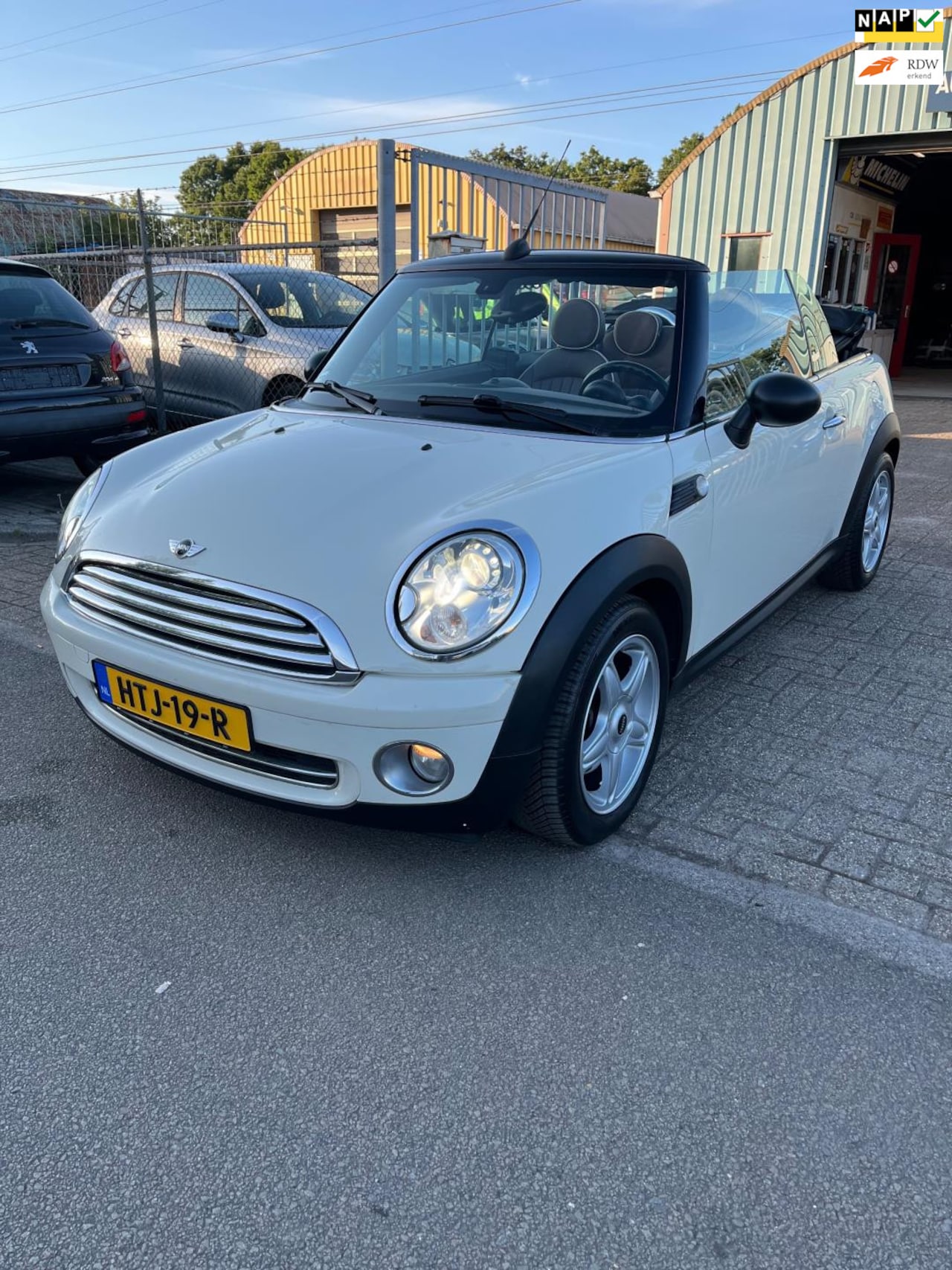 MINI Cabrio - Cooper 1.6 One - AutoWereld.nl