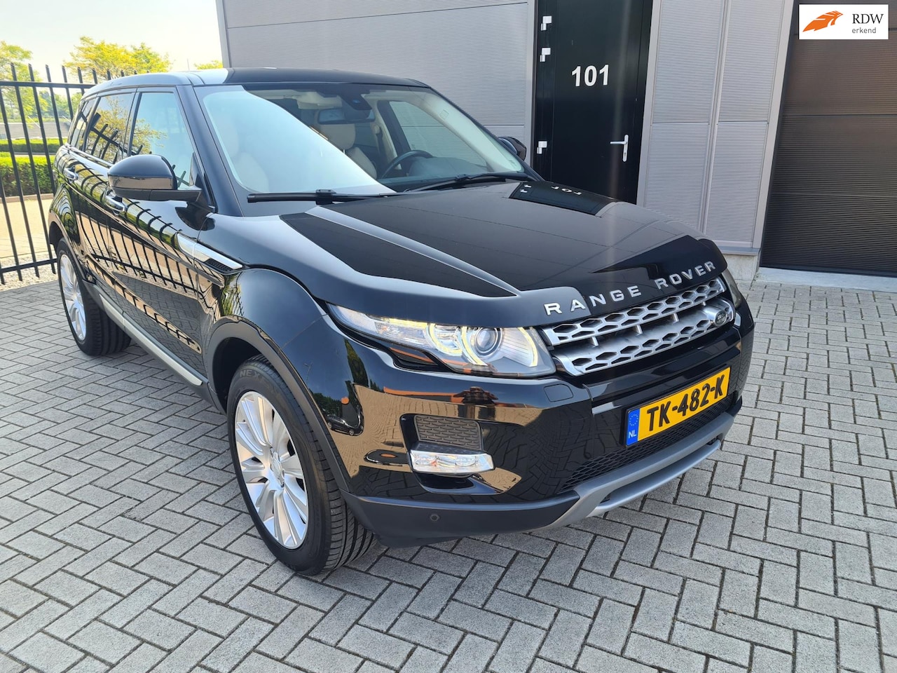 Land Rover Range Rover Evoque - 2.2 TD4 4WD Prestige Business Edition 2.2 TD4 4WD Prestige Business Edition - AutoWereld.nl