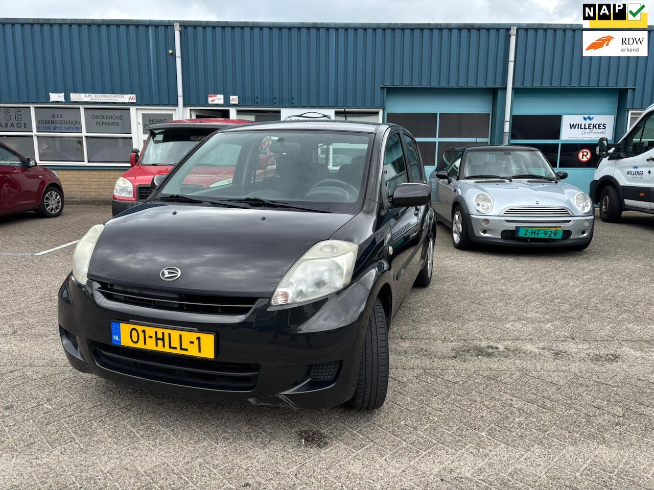 Daihatsu Sirion 2 - 1.0-12V Premium | Airco | EL Ramen voor & achter | Radio met aux | NAP | - AutoWereld.nl