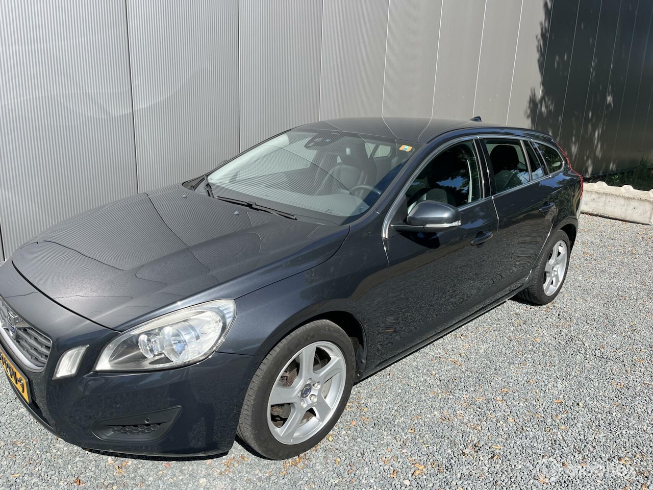 Volvo V60 - 1.6 T3 Momentum 1.6 T3 Momentum - AutoWereld.nl