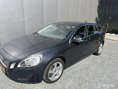 Volvo V60 - 1.6 T3 Momentum