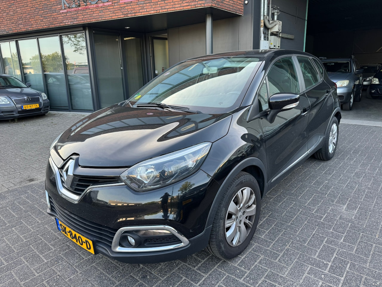 Renault Captur - 1.5 dCi Expression AIRCO NAVI PDC TREKHAAK - AutoWereld.nl