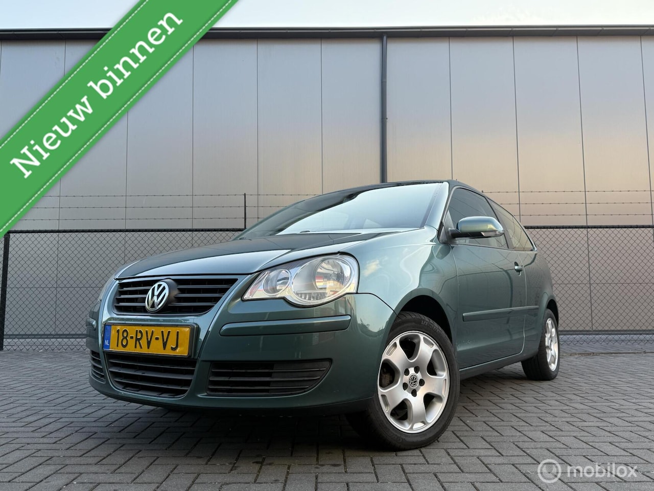 Volkswagen Polo - 1.4-16V Sportline Automaat | Airco | Cruise | Isofix | Trekhaak | NAP - AutoWereld.nl