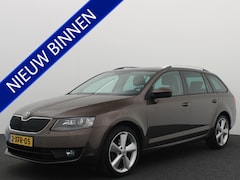 Skoda Octavia Combi - 1.4 TSI 140PK Greentech Ambition TREKHAAK / PANORAMADAK / XENON / STOELVERW / NAVI / CLIMA