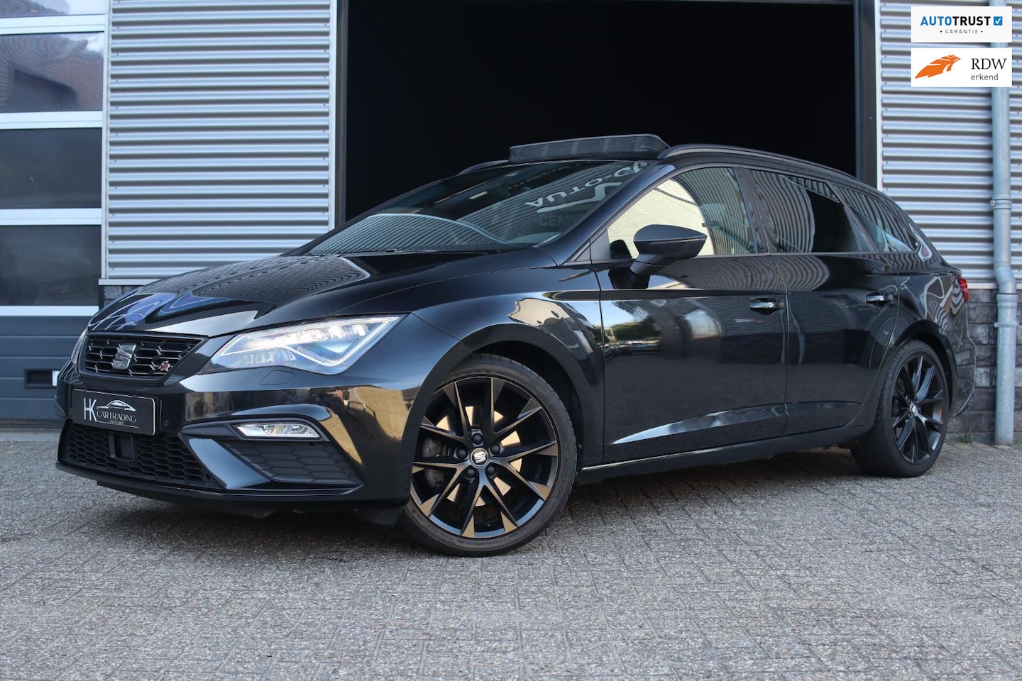 SEAT Leon Sportstourer - 1.5 eTSI FR |Pano|Keyless|LED|Beats|Navi| - AutoWereld.nl
