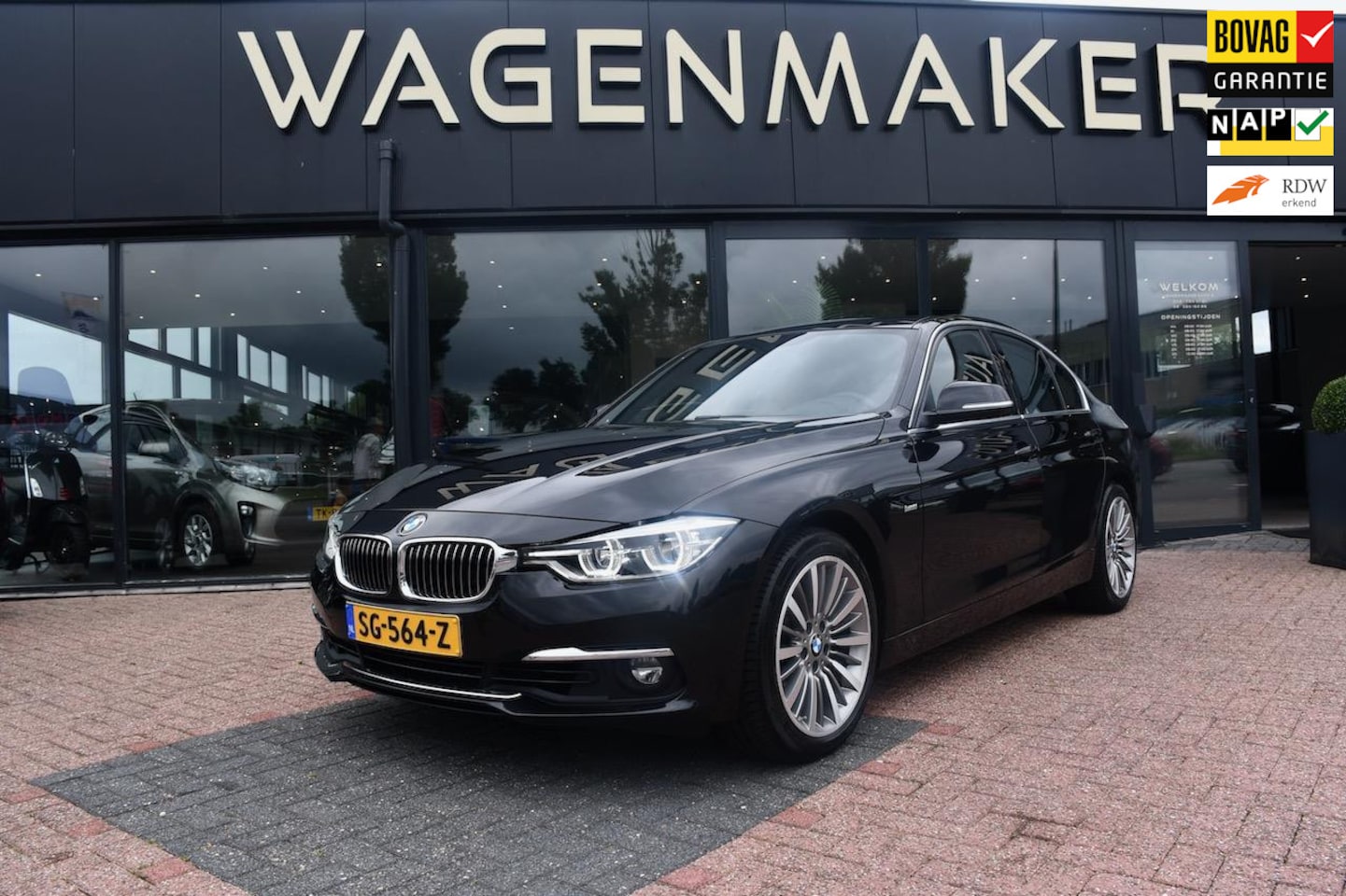 BMW 3-serie - 320i High Executive AUT|Clima|Cruise|NAV|Carplay - AutoWereld.nl