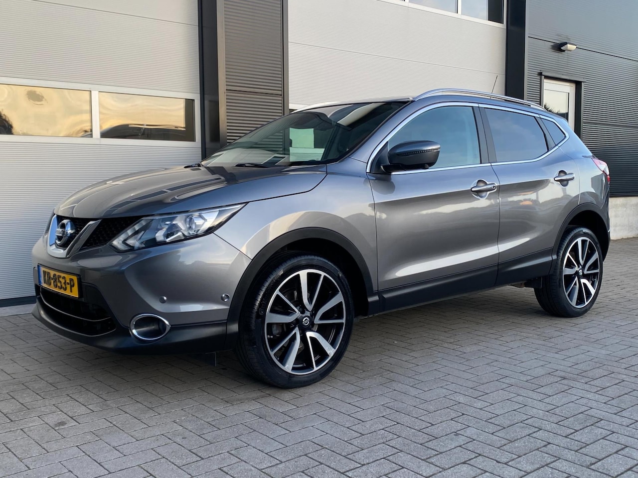 Nissan Qashqai - 1.2 Automaat 360 Camera Leder 19" NL auto - AutoWereld.nl