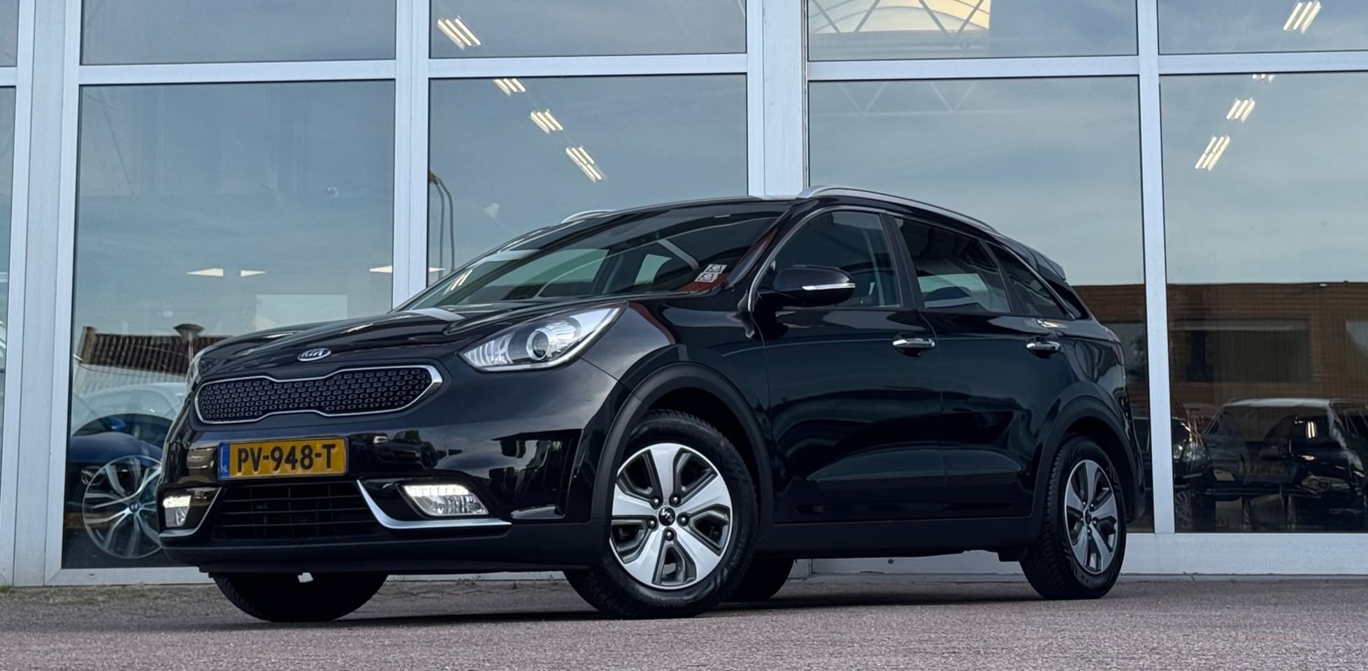 Kia Niro - 1.6 GDi Hybrid ExecutiveLine Trekhaak Android Mooi! - AutoWereld.nl