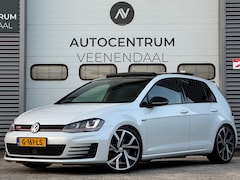 Volkswagen Golf - GTI 2.0 TSI 220 PK DSG PANO/CAMERA/19''/KEYLESS