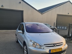 Peugeot 307 - 1.6-16V XS Premium- 5 DEURS- AIRCO- CRUISE CONTROL- CLIMA CONTROL