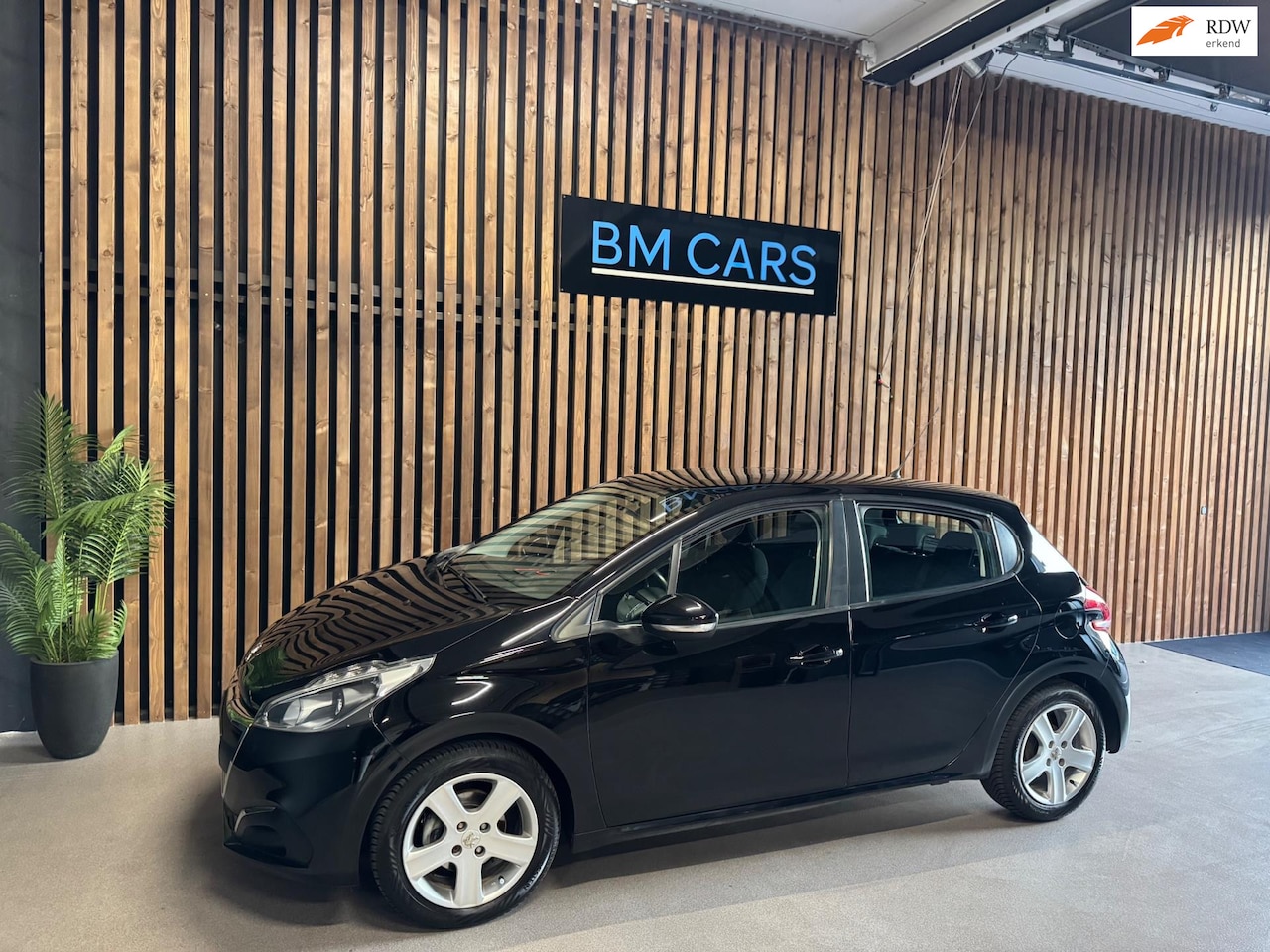 Peugeot 208 - 1.2 PureTech Blue Lease Airco, PDC, Cruise control - AutoWereld.nl