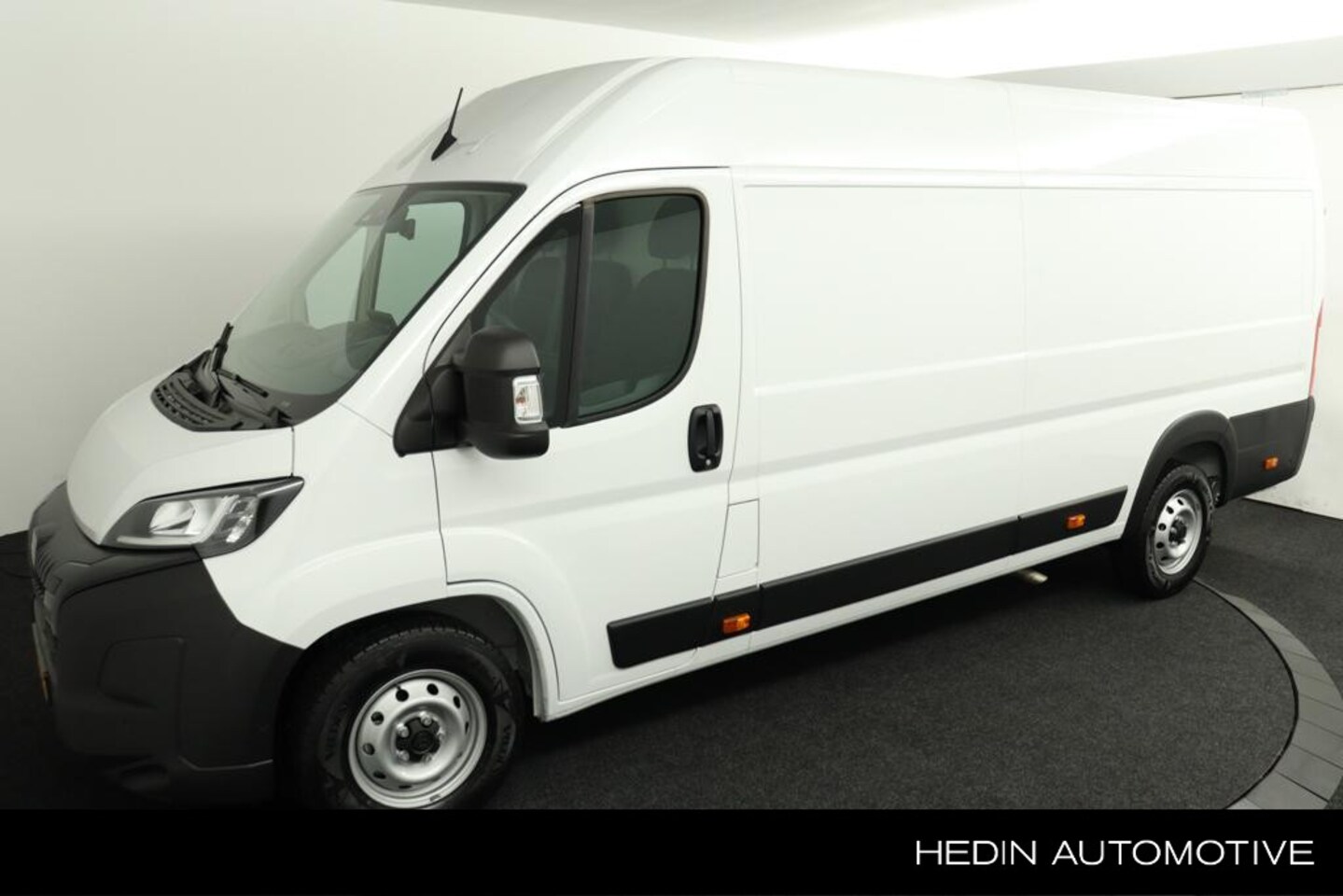 Peugeot Boxer - 2.2 BlueHDi 180pk L4H2 3.5t Heavy HD Automaat | BPM Vrij | Trekhaak|  Navigatie | Camera | - AutoWereld.nl