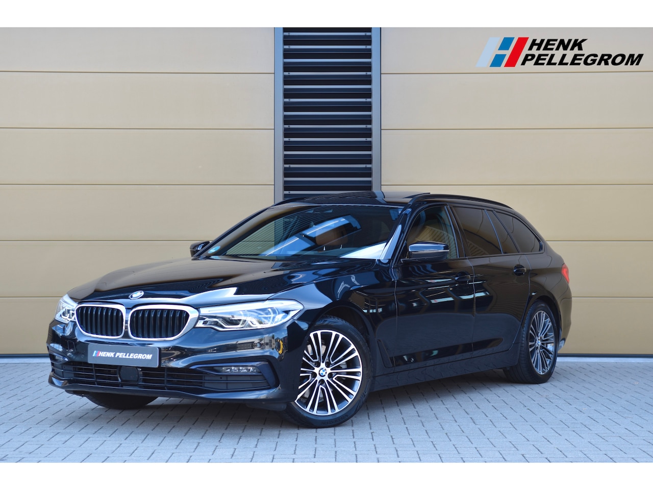 BMW 5-serie Touring - 520i High Executive * Sport line * Head-up * Elektrische stoelen * Stoelverwarming * LED * - AutoWereld.nl