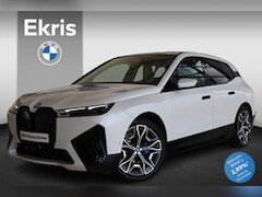 BMW iX - xDrive40 | Sportpakket | 22" | Trekhaak | Panoramadak Sky Lounge | Softclose | Active Crui