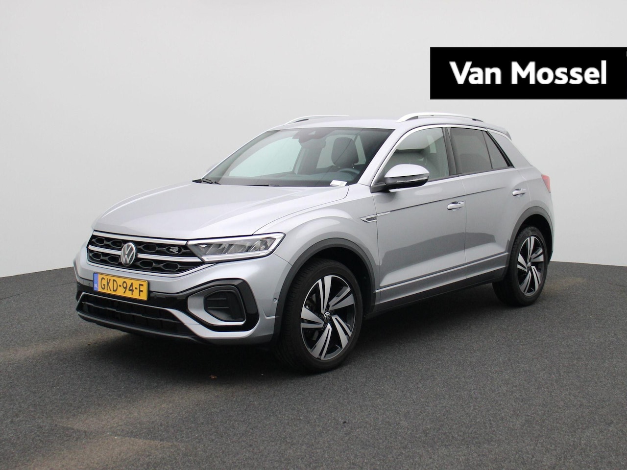 Volkswagen T-Roc - 1.0 TSI R-Line 18 inch velgen | Sportstoelen | Stoelverwarming | Parkeersensoren | Achteru - AutoWereld.nl