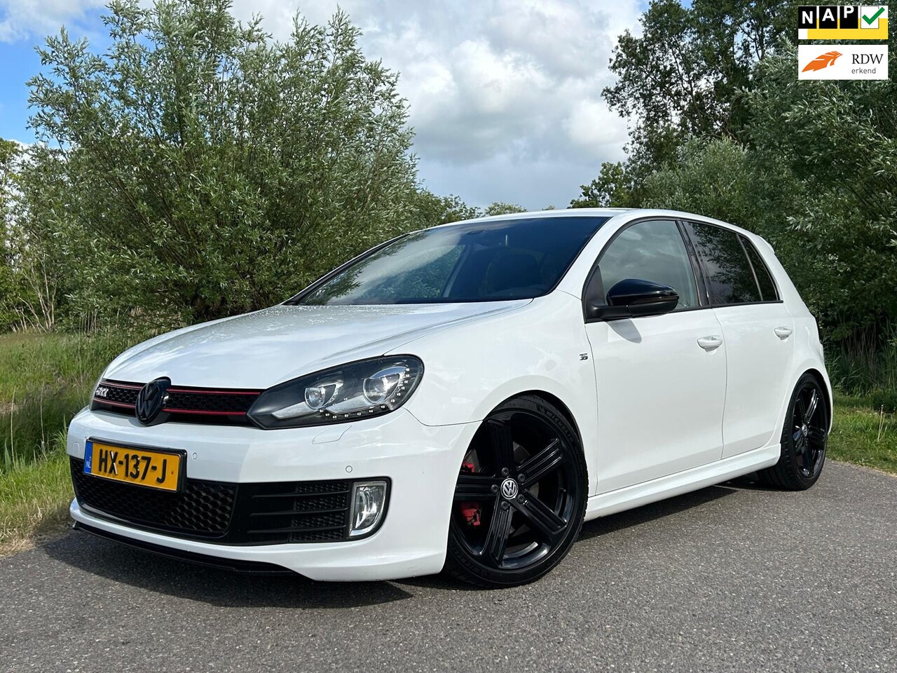 Volkswagen Golf - 2.0 GTI Edition 35 / JD Stage 1 Tuning / 315 PK / JBL Subwoofer / Akrapovic / Navi / Clima - AutoWereld.nl