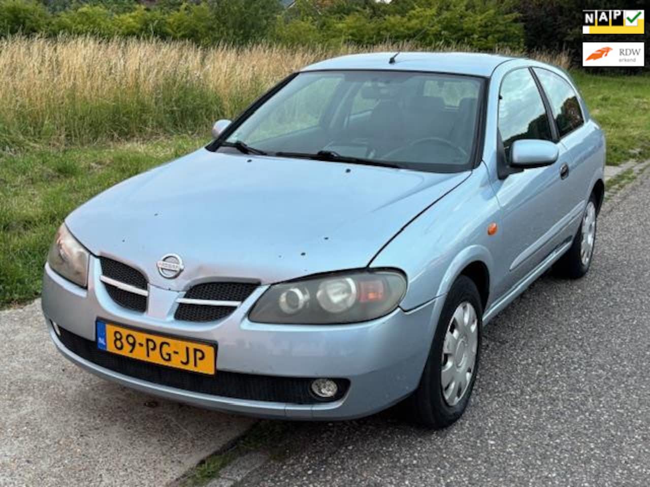 Nissan Almera - 1.8 Acenta 3-Drs Automaat ECC Audio/CD Electric pakket EBD ABS Colorpakket Parrot Rijdbare - AutoWereld.nl