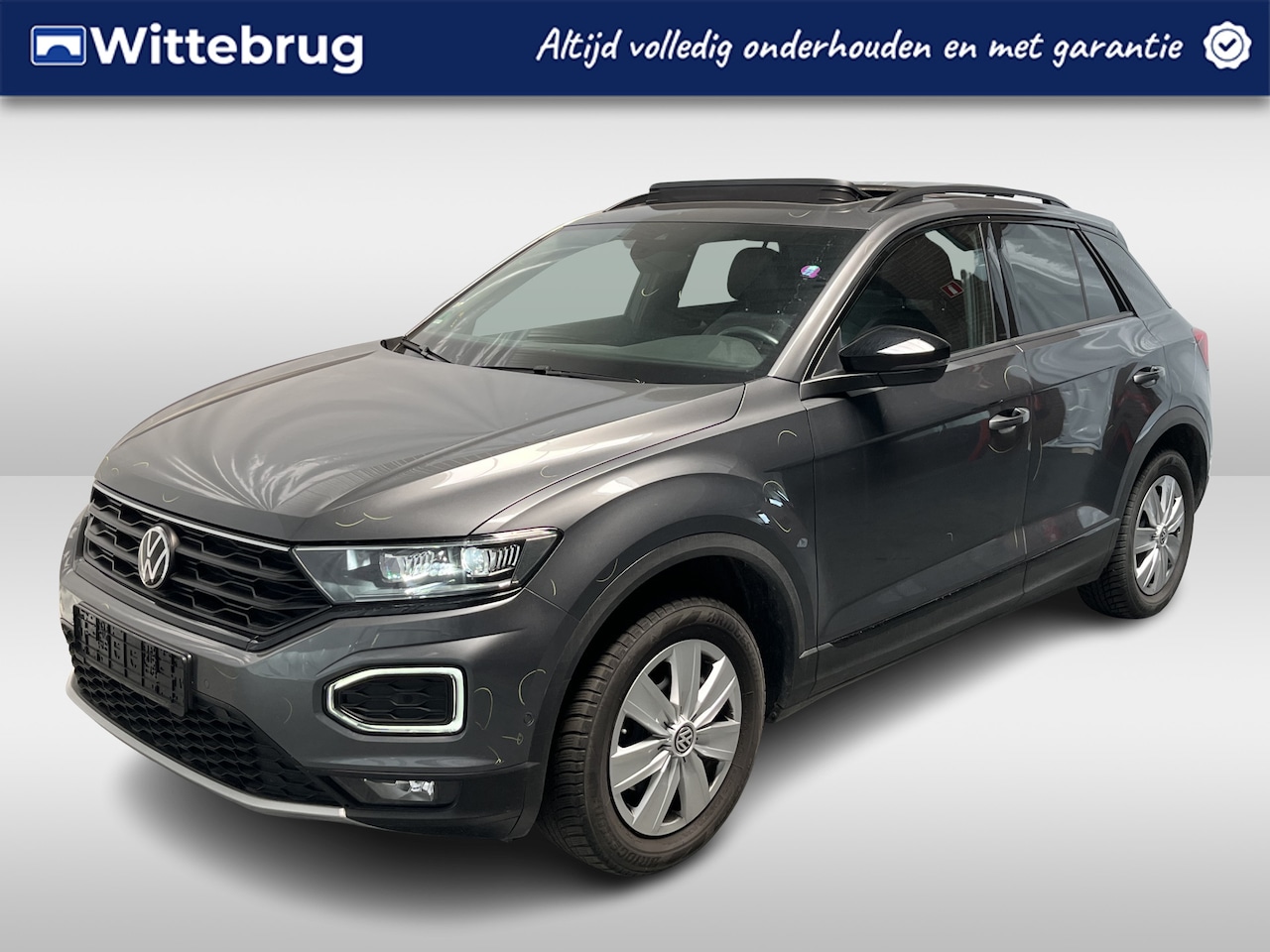 Volkswagen T-Roc - 1.5 TSI Sport / AUTOMAAT/ PANO/ KEYLESS/ APP-CONNECT/ 18" LMV/ PARK. SENSOREN + CAMERA/ RI - AutoWereld.nl