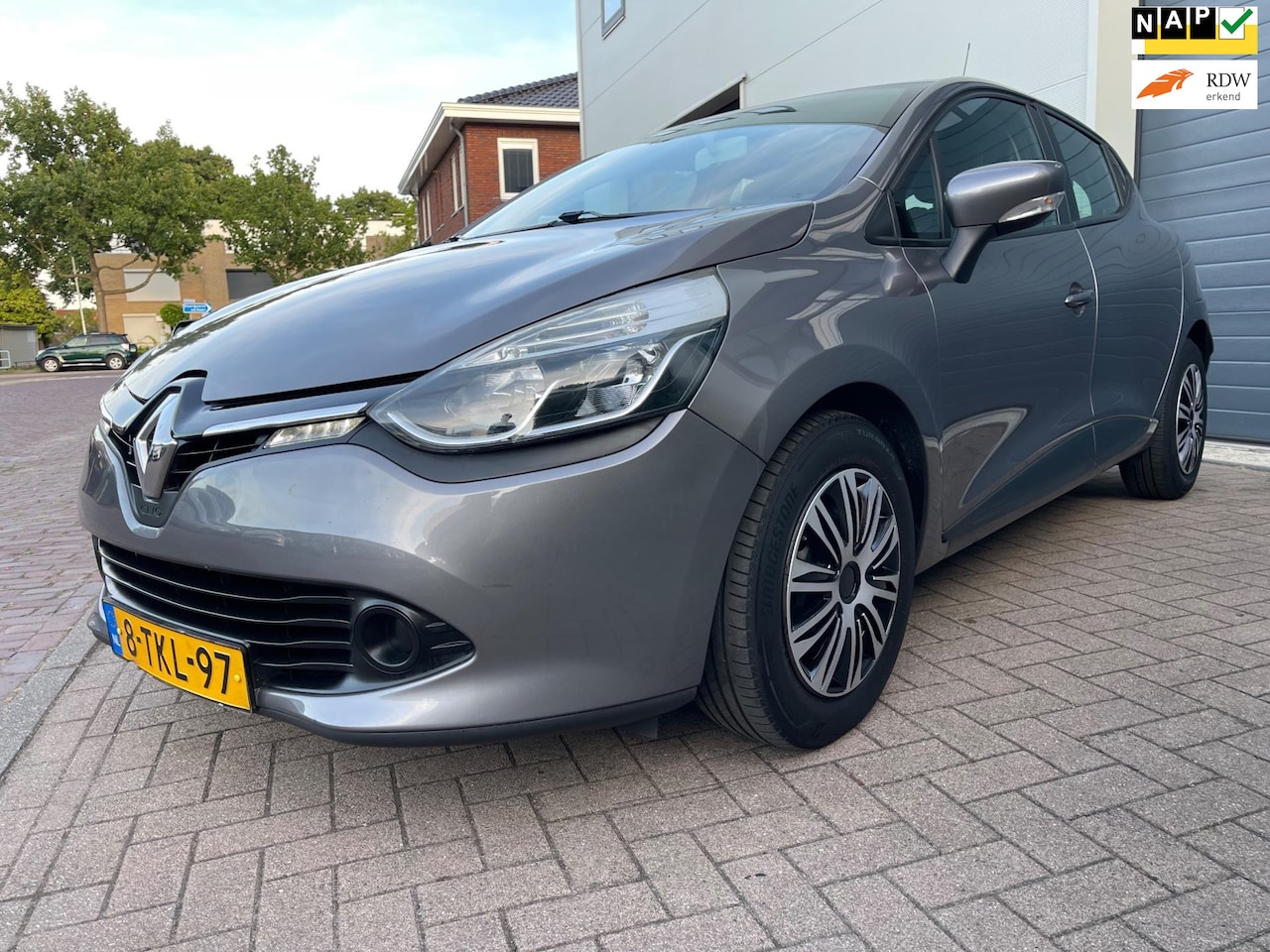Renault Clio - 0.9 TCe/Navi/Cruise-c/Airco/Dealer-onderhouden/Aux/Led/2e eigenaar - AutoWereld.nl