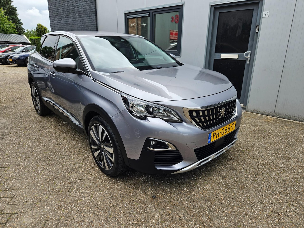 Peugeot 3008 - 1.2 PureTech Blue Lease Premium 130PK /Camera - AutoWereld.nl