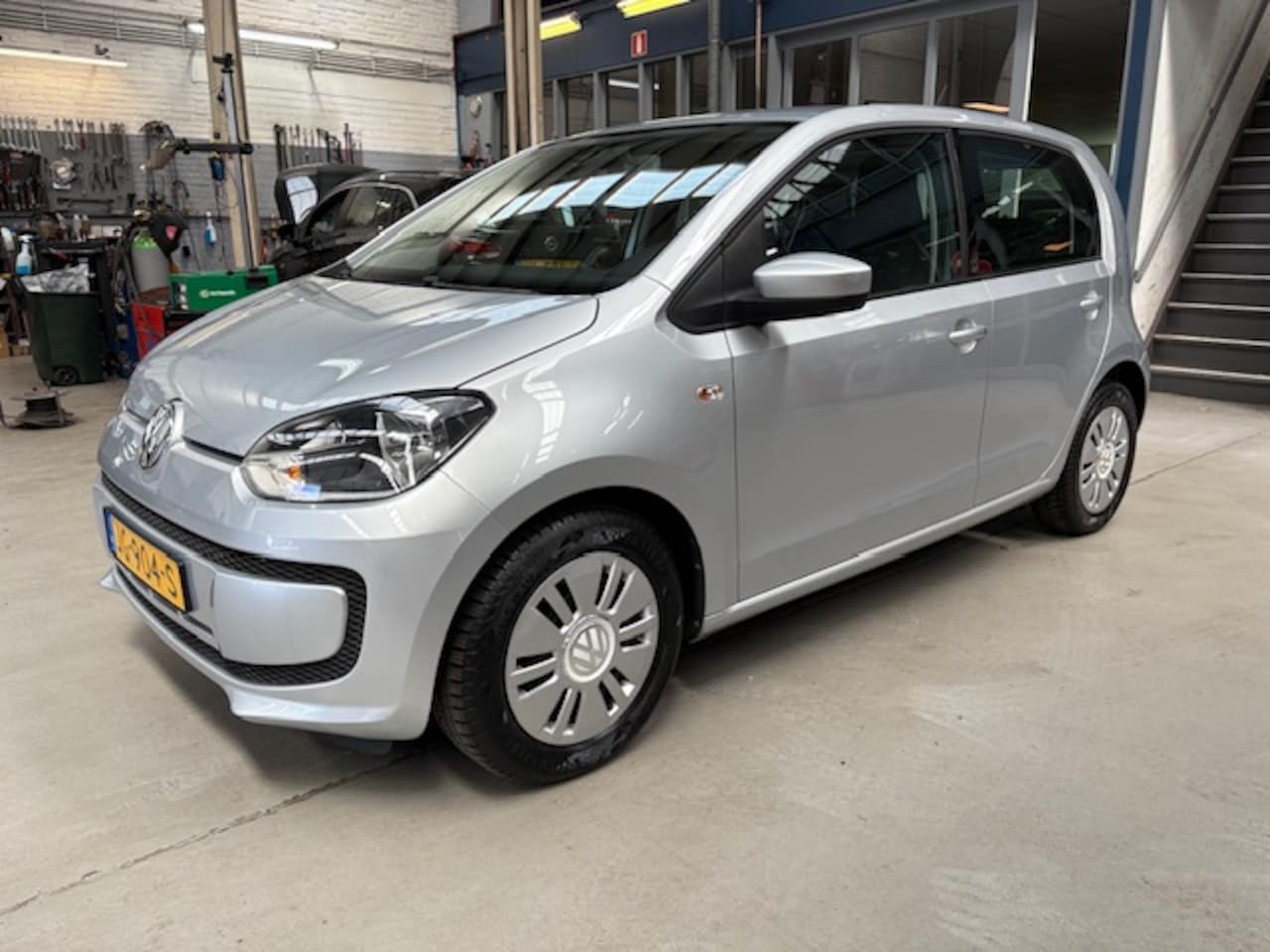 Volkswagen Up! - 1.0 60PK 5-DRS Move Up! | Airco | Elektr. ramen | Boardcomputer | NAP | Rijklaar prijs! - AutoWereld.nl