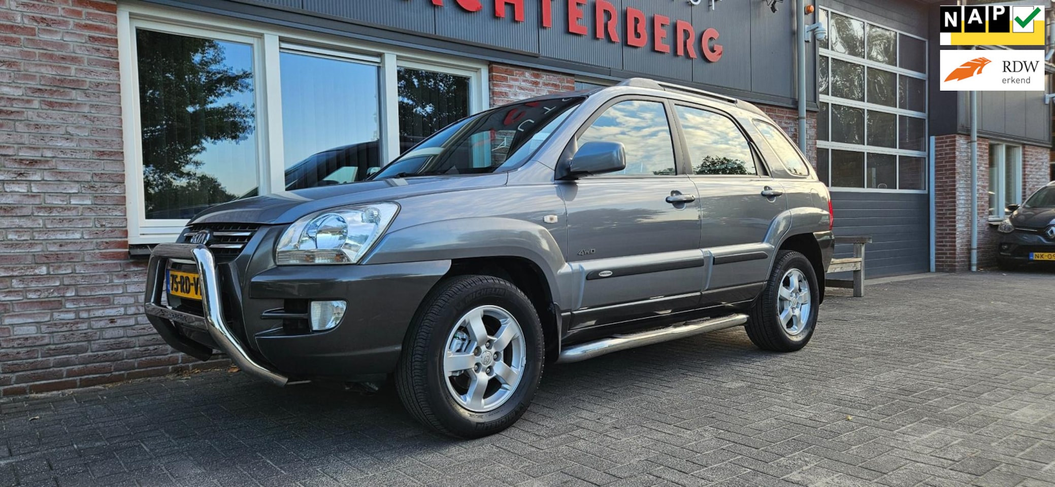 Kia Sportage - 2.0 CVVT Adventure 4WD Trekhaak! Airco/Clima! Nette Auto! NAP! 140PK! - AutoWereld.nl