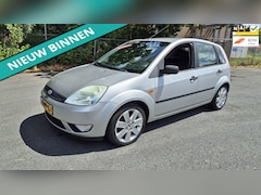 Ford Fiesta - 1.3 Futura LEUKE AUTO RIJDT EN SCHAKELT GOED