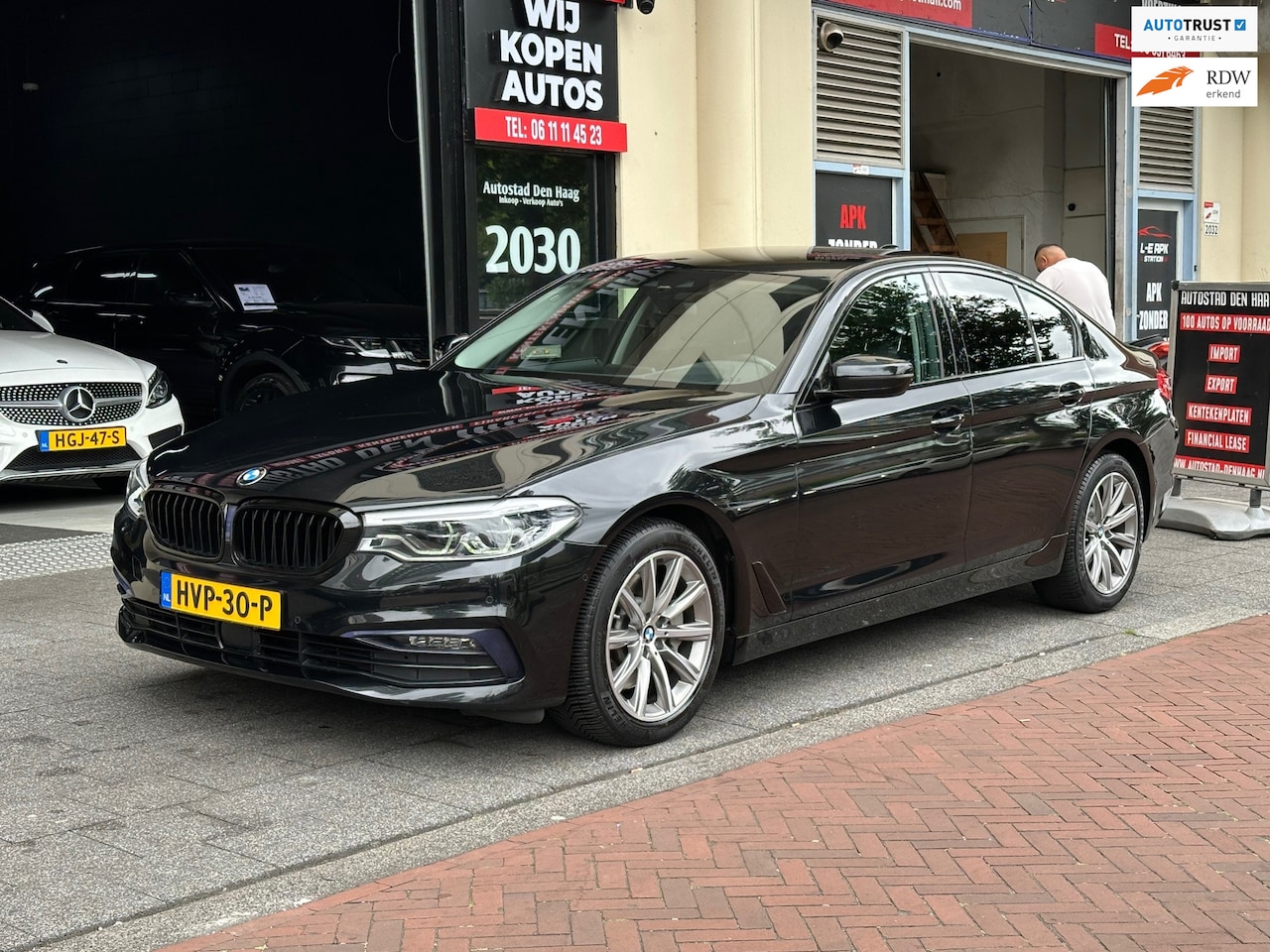 BMW 5-serie - 530i High Executive Aut Leer Navi Camera - AutoWereld.nl