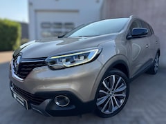 Renault Kadjar - 1.2 TCe Bose TREKHAAK / CAMERA / PANORAMADAK / 4-SEIZOENBAND / NAVIGATIE / CRUISE CONTROL