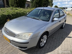 Ford Mondeo - 1.8-16V Ambiente