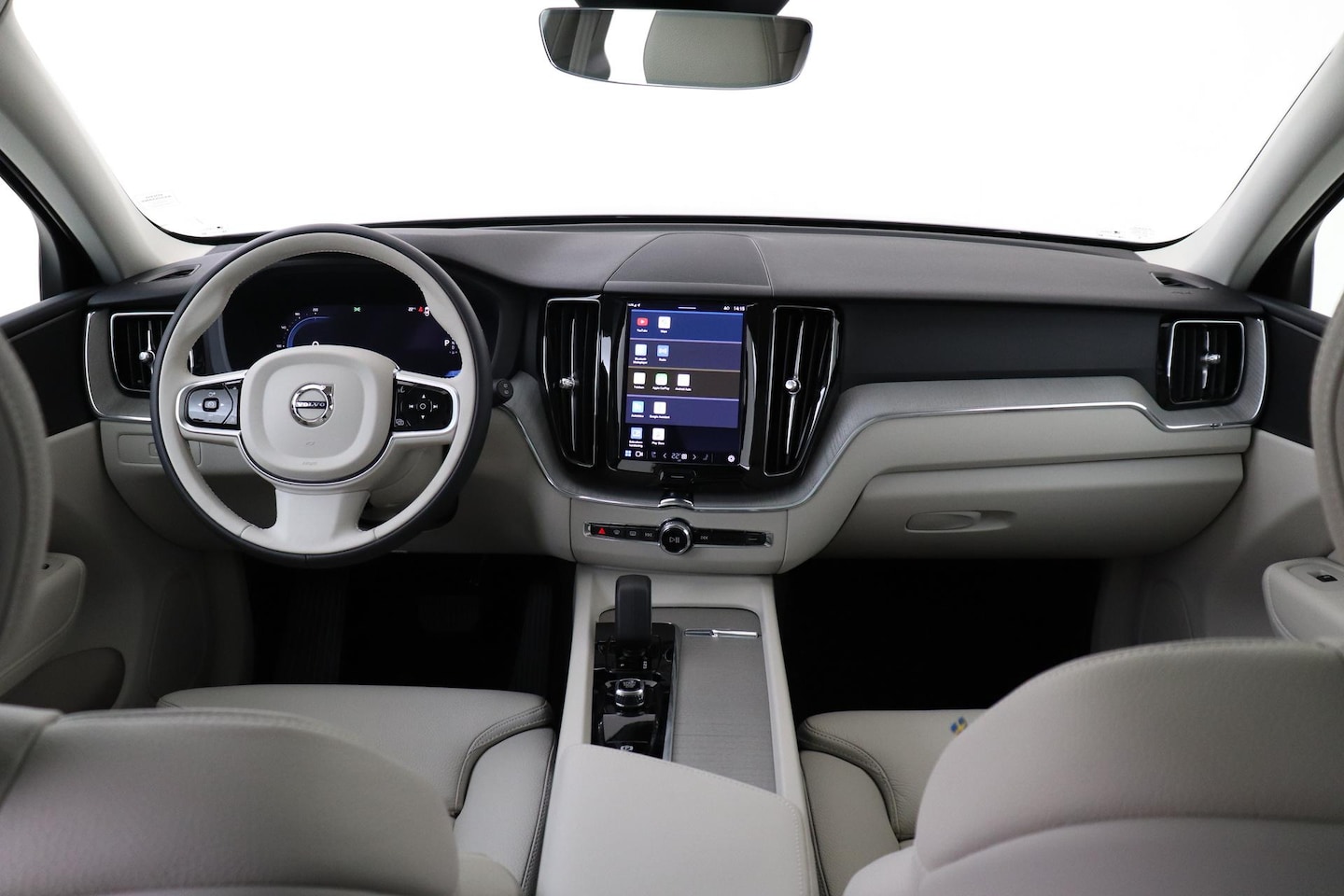 Volvo XC60 - T6 PLUG-IN HYBRID AWD PLUS DARK -PANO.DAK|ADAP.LED|PRIVACY.GLASS|360°CAM - AutoWereld.nl