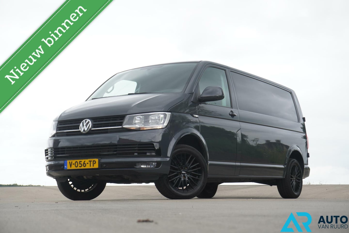 Volkswagen Transporter - 2.0 TDI L2H1 * Automaat * Trekhaak - AutoWereld.nl