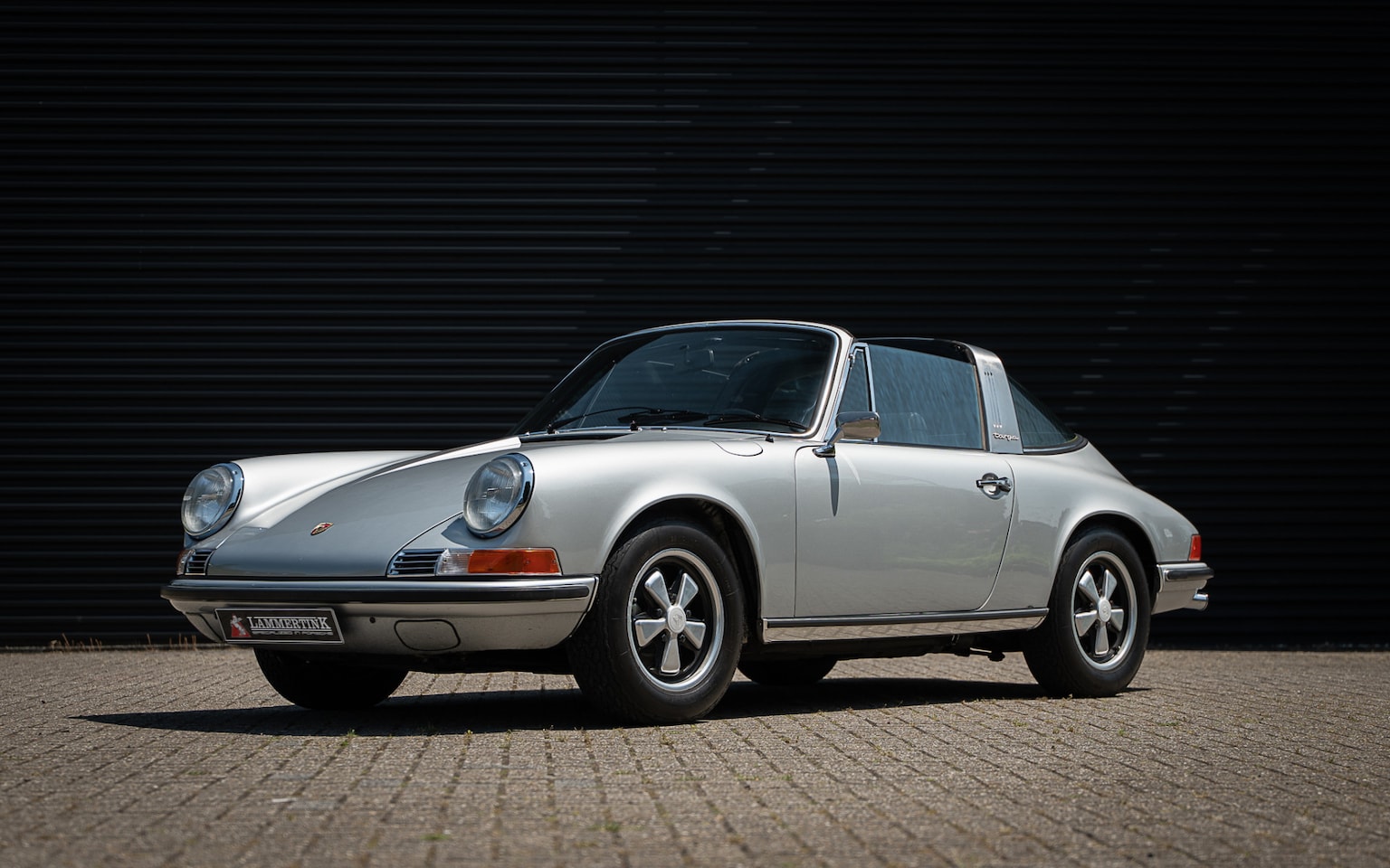 Porsche 911 - T Porsche 911 Matching numbers l Complete history l Perfect condition - AutoWereld.nl