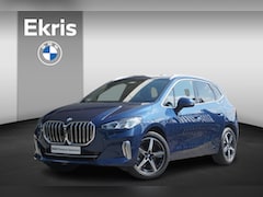 BMW 2-serie Active Tourer - 220i / Glazen Panoramadak / Driving Assistant / Active Cruise Control / Sportstoelen voor