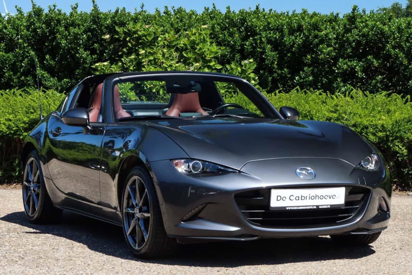 Mazda MX-5 Roadster Coupé - NDRF 2.0l Machine Grey Metallic - AutoWereld.nl