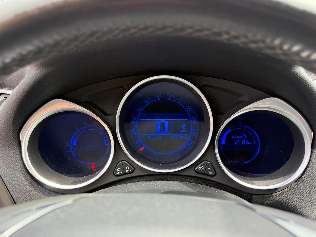 Citroën DS4 - 1.6 THP Sport Chic /navigatie/massagestoel/stoelverwarming/xenon verlichting/230v aansluit - AutoWereld.nl
