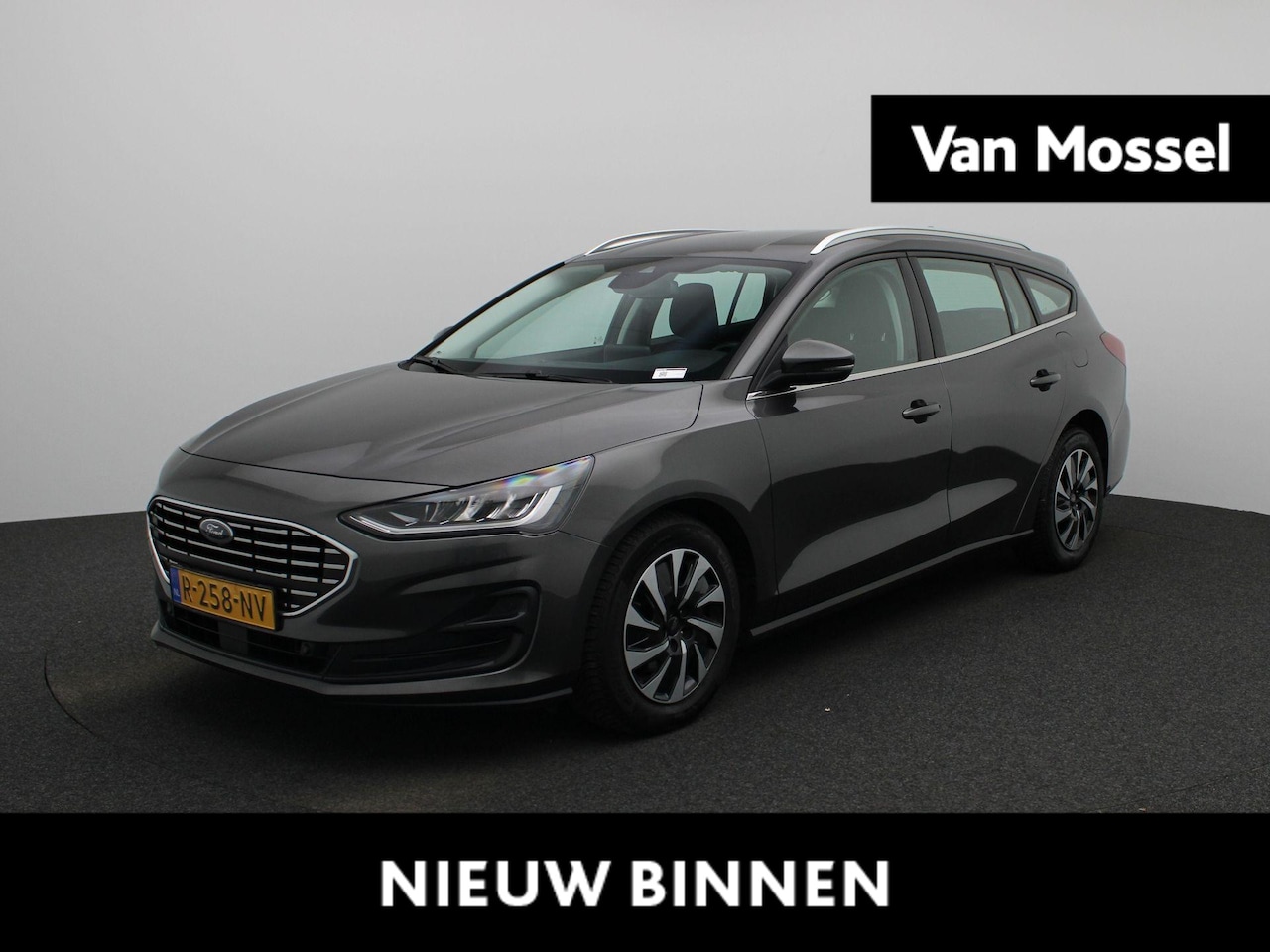 Ford Focus Wagon - 1.0 EcoBoost Hybrid Titanium Style | LMV | Parkeer sensoren | Climate control | Apple carp - AutoWereld.nl