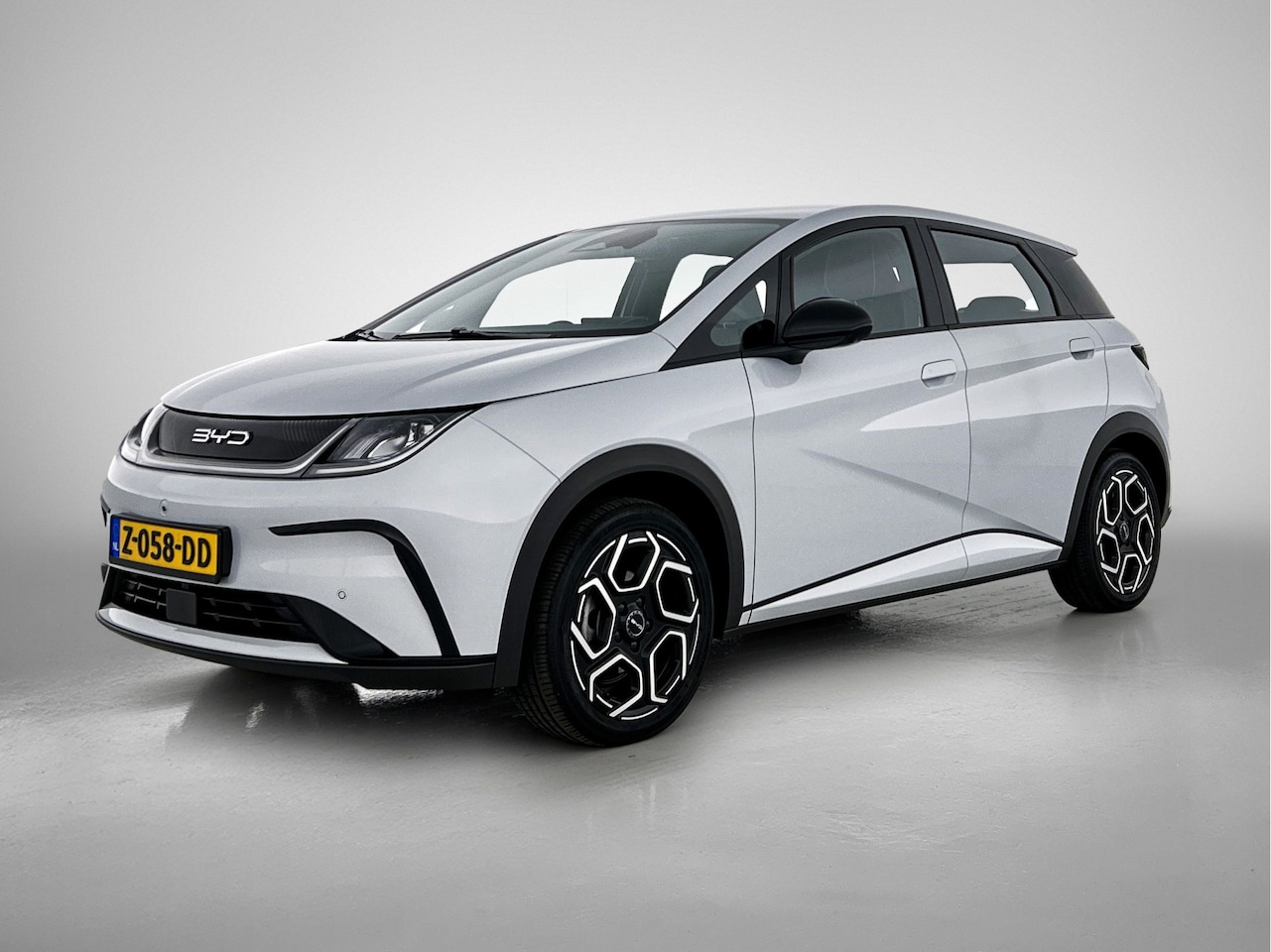 BYD Dolphin - Comfort 60.4 kWh | 16" LMV | 427 KM WLTP | Adaptive-Cruise | 360* camera | - AutoWereld.nl