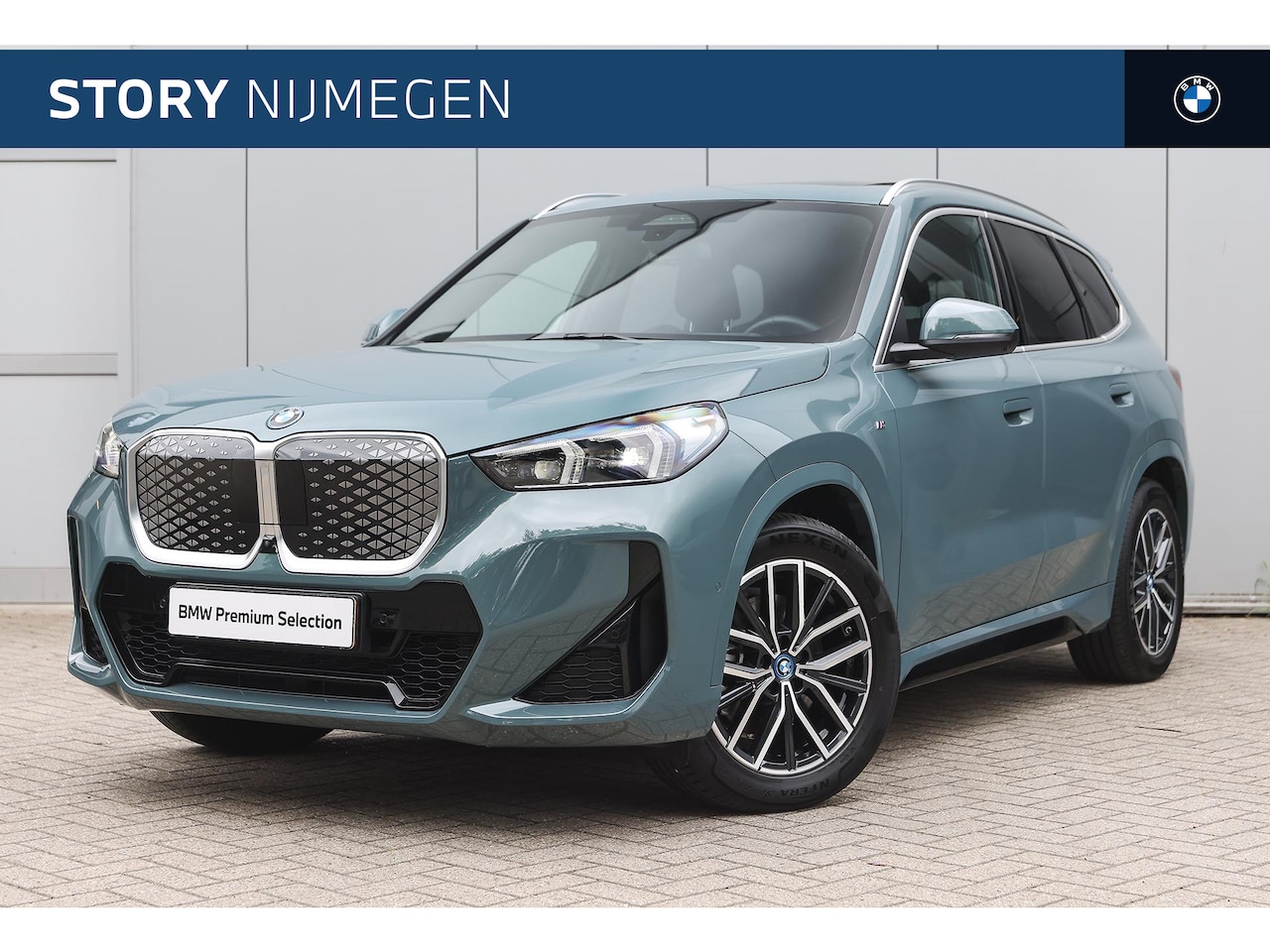BMW iX1 - xDrive30 High Executive M Sport / Trekhaak / Sportstoelen / Adaptieve LED / Comfort Access - AutoWereld.nl