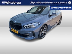 BMW 1-serie - 118i High Executive / Head-up / Navi / App connect / Harman/kardon / Memory seat / Camera