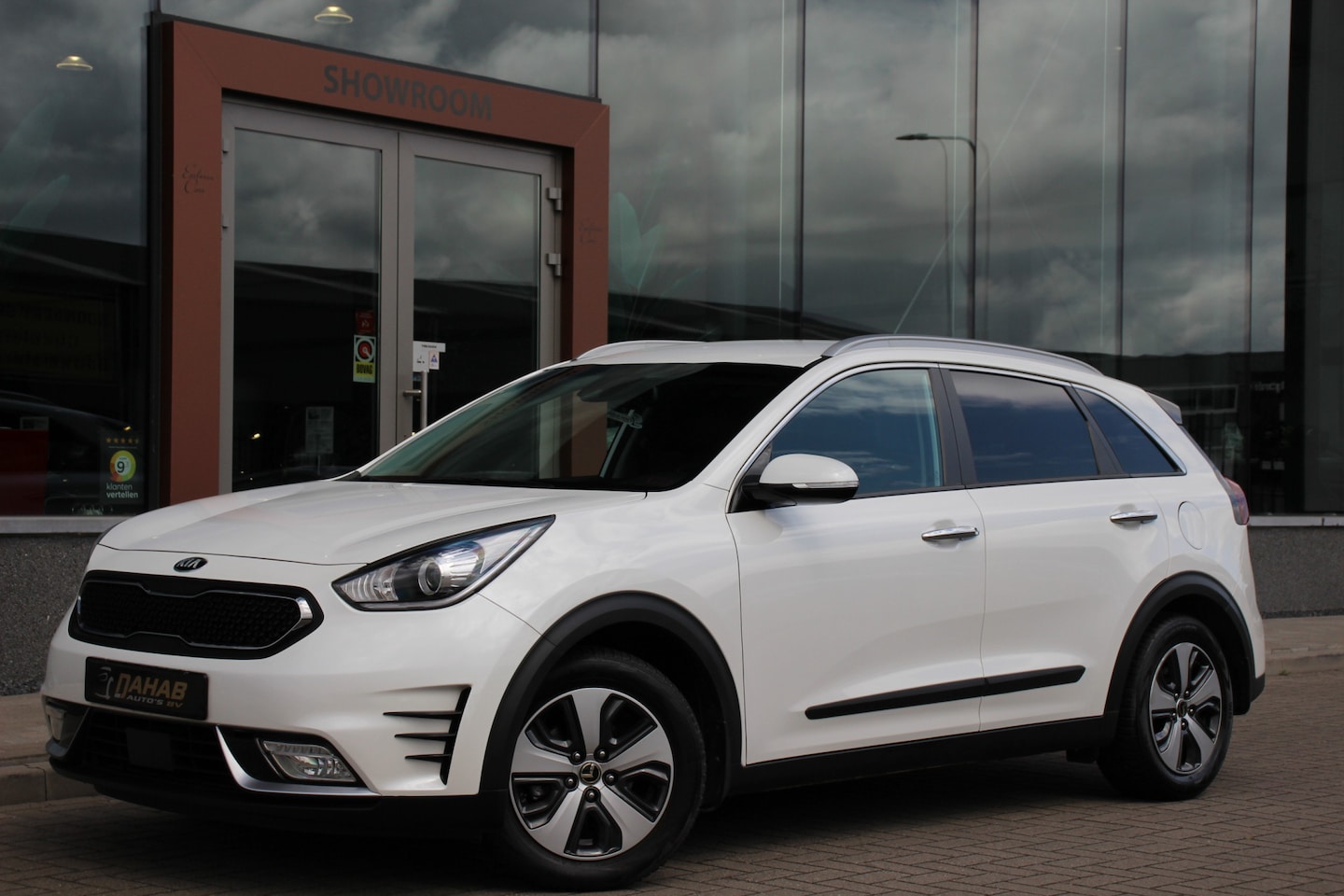 Kia Niro - 1.6 GDi Hybrid DynamicLine | Stoelverwarming | ACC | Achteruitrijcamera | - AutoWereld.nl